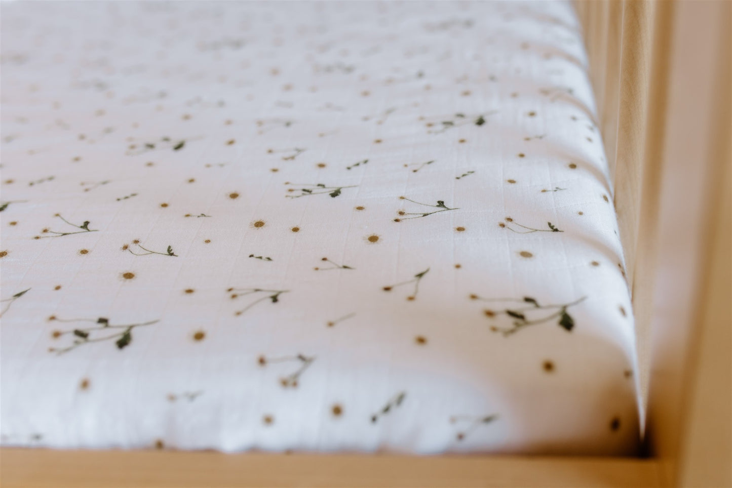 Fitted Cot Sheet | Daisy